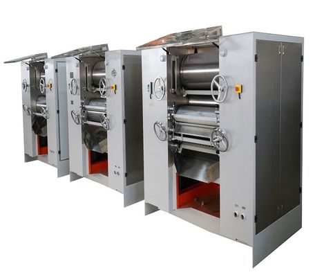 Máquina de fabricação de sabonete totalmente automática de 3000 kg para produção de barras de roupa